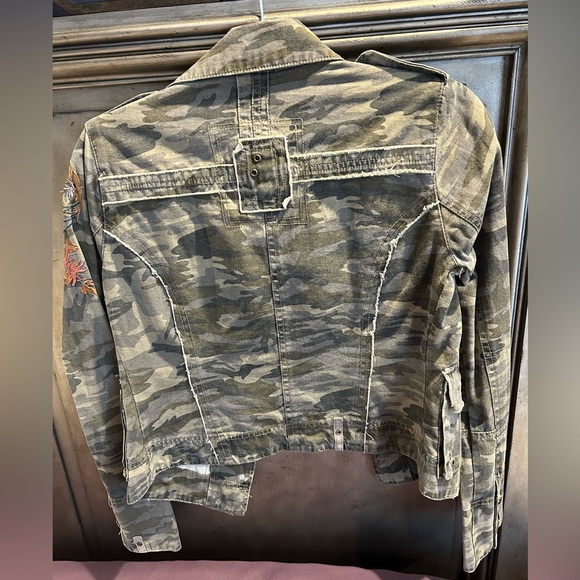 women camo lightweight casual short jacket - Picture 8 of 9